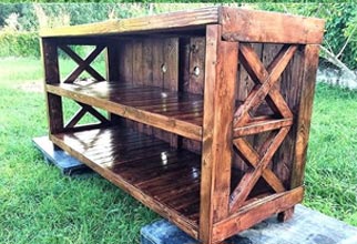4PF - entertainment center with pallets