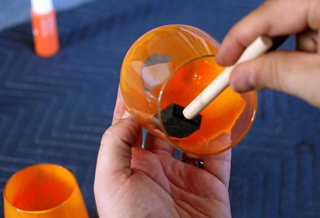 painting the inside of the glass orange